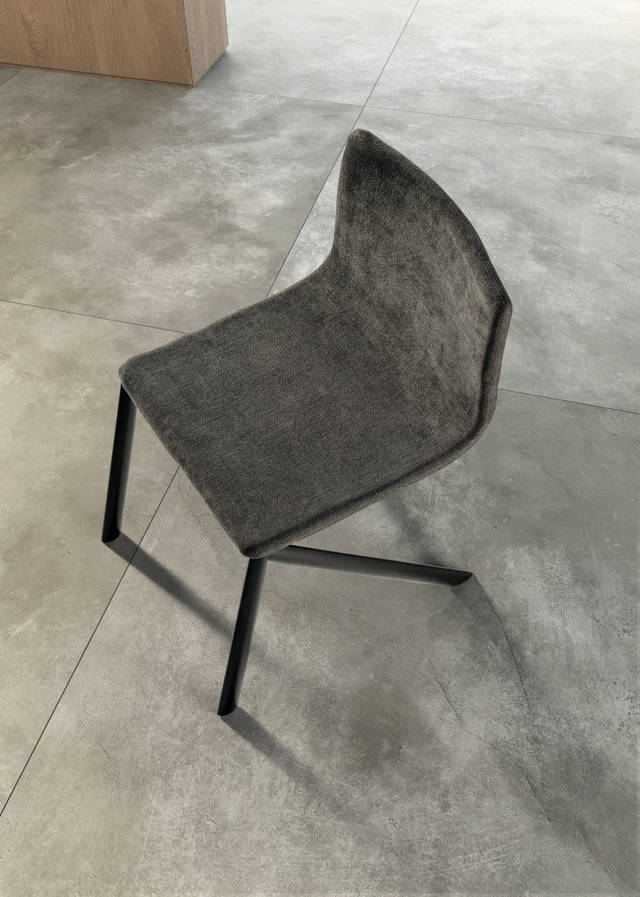 Smooth gray fabric chair with black legs  | Mezz'aria Chair | LAGO