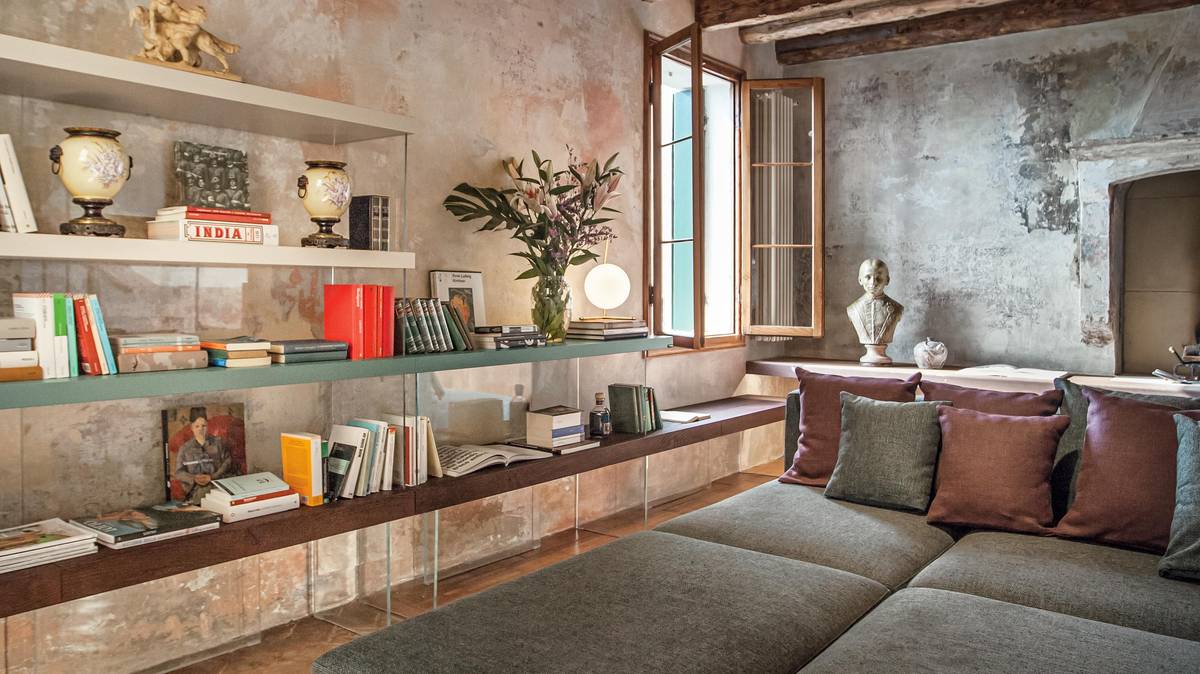 floating living room bookcase | Air Bookshelf | LAGO