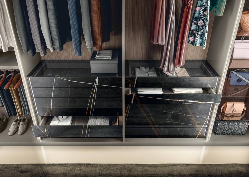 walk-in wardrobe with drawers | Outfit Walk-In-Closet | LAGO