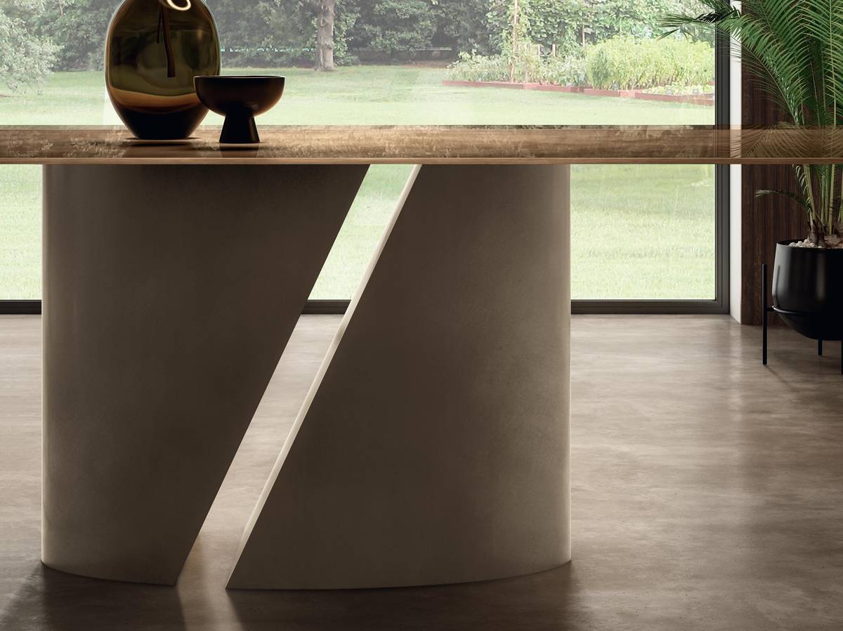 elegant table sculptural base | Wadi Table | LAGO
