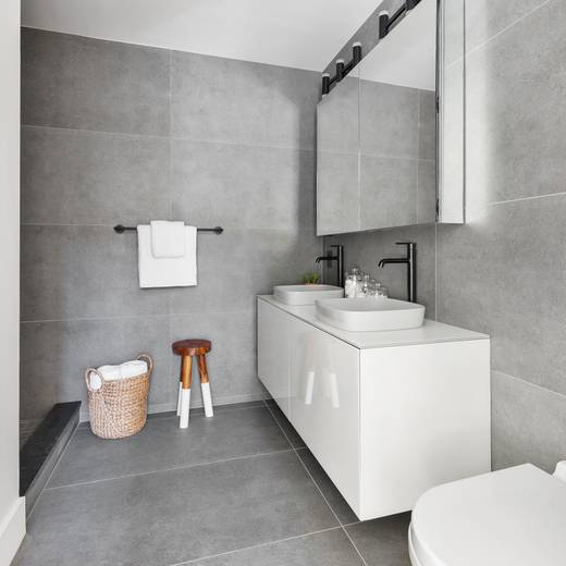 salle de bain design blanche | LAGO Design