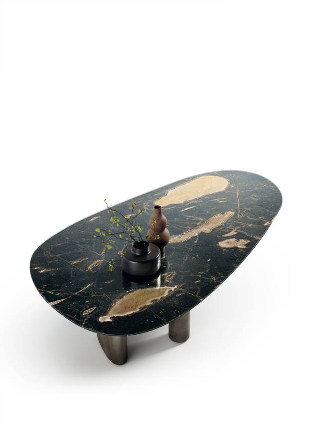 mesa de comedor con tapa de mármol xglass | Mesa Hoa | LAGO