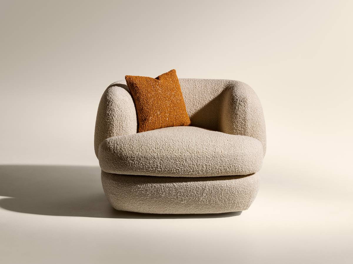cómodo sillón de tela beige | Sillón Biza | LAGO
