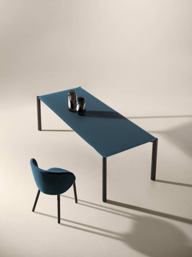 tavolo in vetro con gambe in legno | Tavolo Correr Slim | LAGO