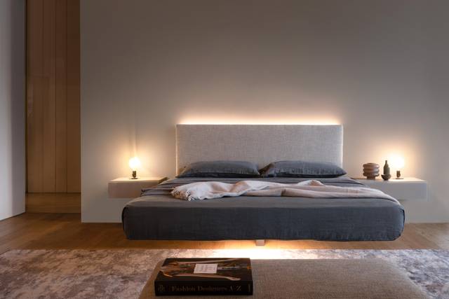 letto con testiera in tessuto | Letto Fluttua | LAGO