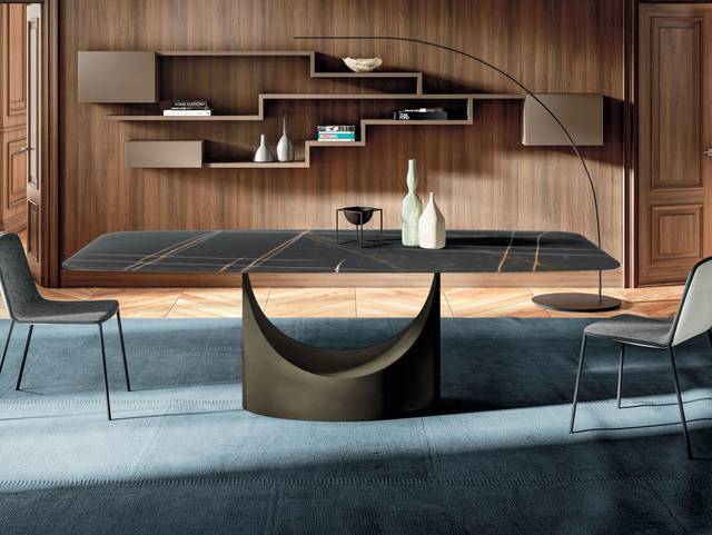 table pour le séjour marbre noir et bibliothèque murale marron | Table U | LAGO