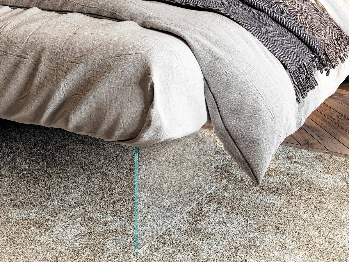 letto moderno con gambe in vetro | Letto Air | LAGO letto moderno con gambe in vetro | Letto Air | LAGO