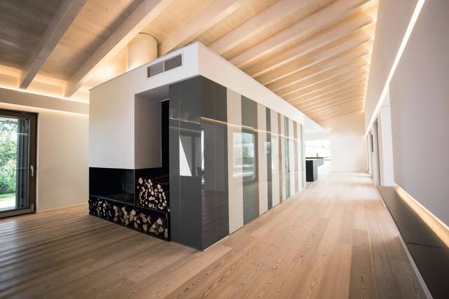 Cocina moderna con franjas en cristal de colores | Cocina 36e8 | LAGO Cocina moderna con franjas en cristal de colores | Cocina 36e8 | LAGO