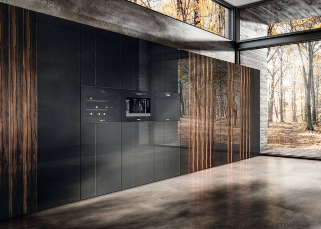 polished glass kitchen pantry units | Kitchen | LAGO