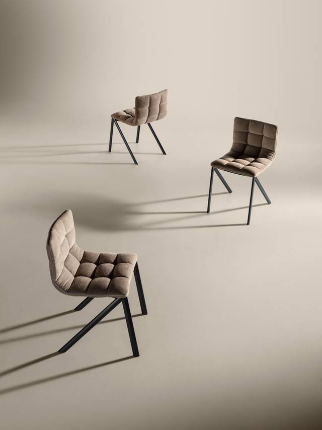 silla de diseño en tela y metal | Silla Mezz'aria | LAGO