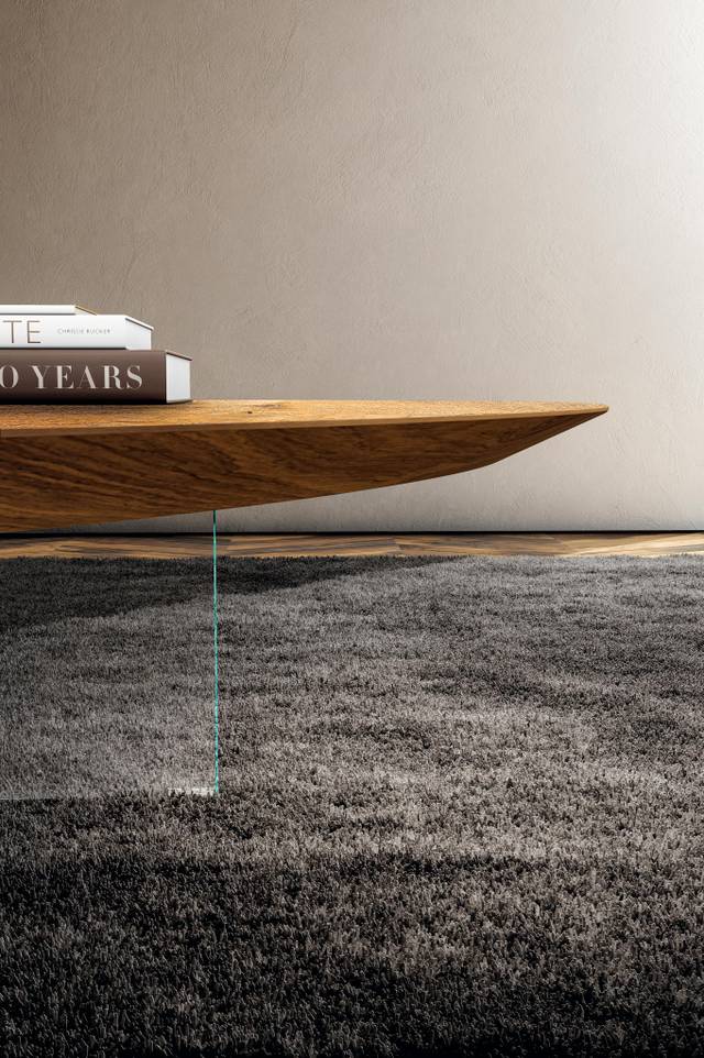 detail interlocking wood and glass coffee table | Pleasure Coffee Table | LAGO
