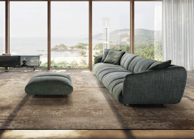 divano lineare verde con pouf | Divano Not Only White | LAGO