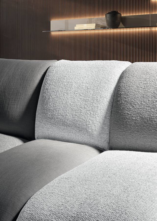 divano imbottito grigio | Divano Not Only White | LAGO