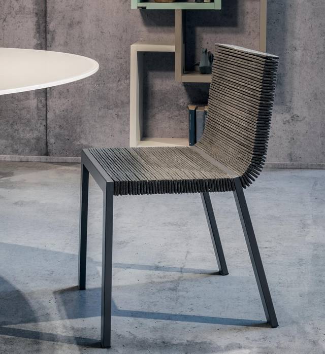 chaise originale gris foncé | Chaise Steps | LAGO