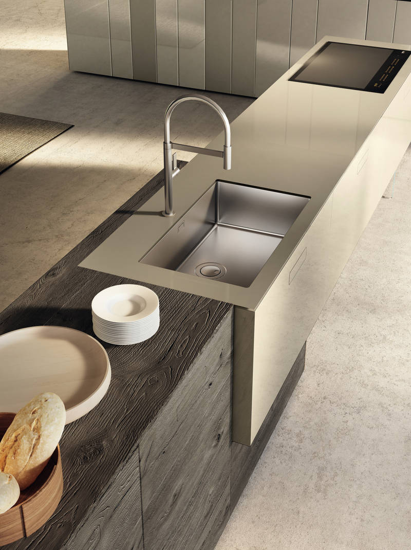 cucina ad isola centrale con lavabo | Cucina 36e8 | LAGO