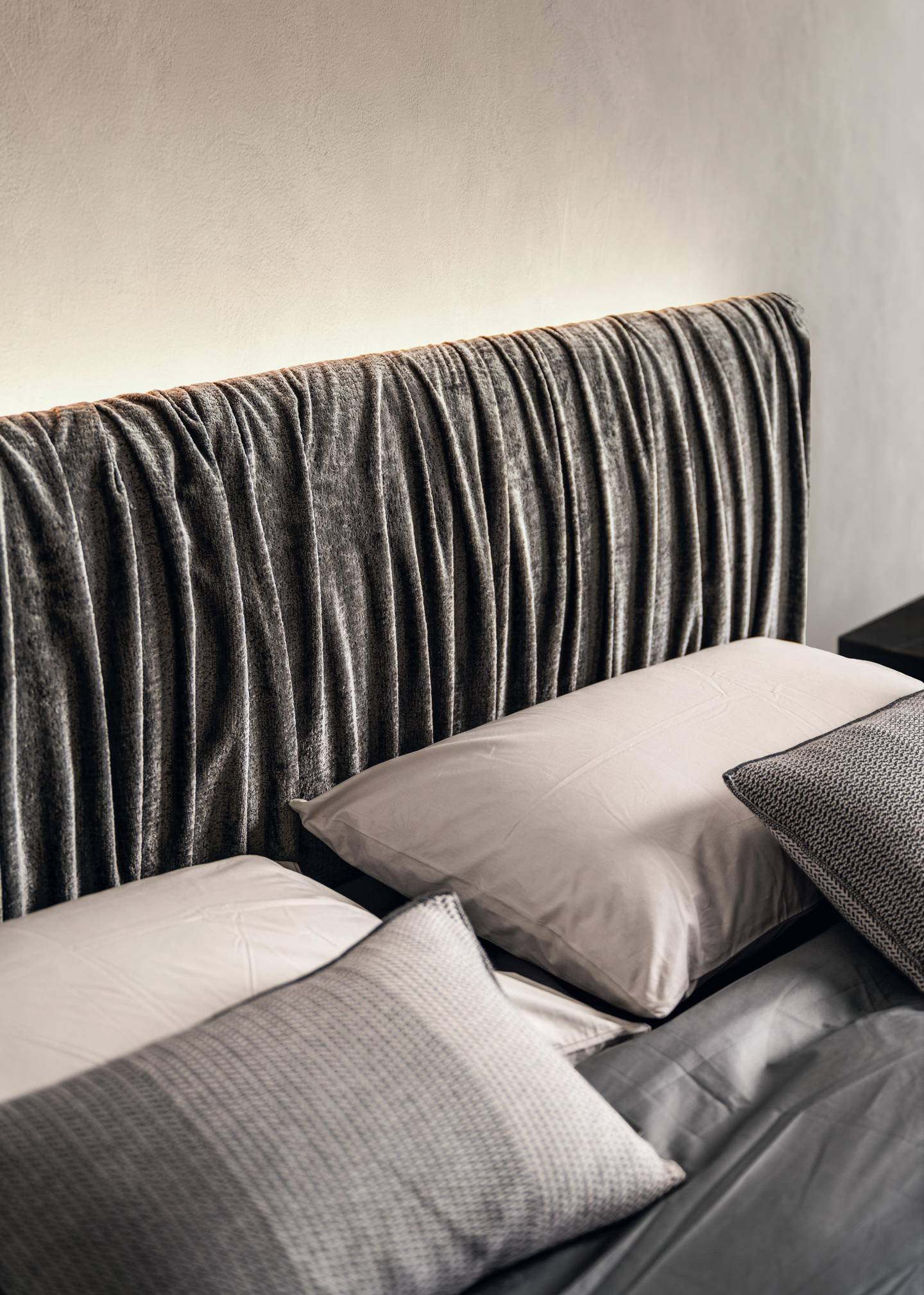 testiera arricciata grigia con illuminazione| Letto Steel | LAGO testiera arricciata grigia con illuminazione| Letto Steel | LAGO