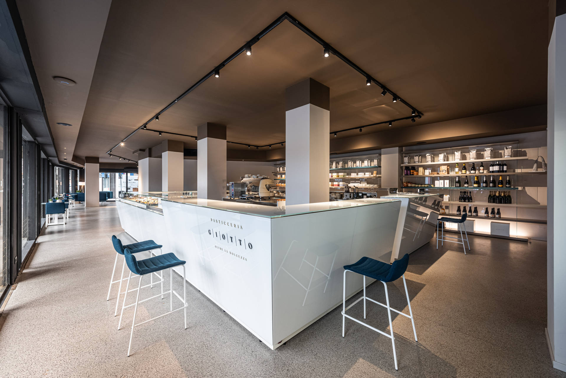 custom-made bar counter | LAGO Design custom-made bar counter | LAGO Design
