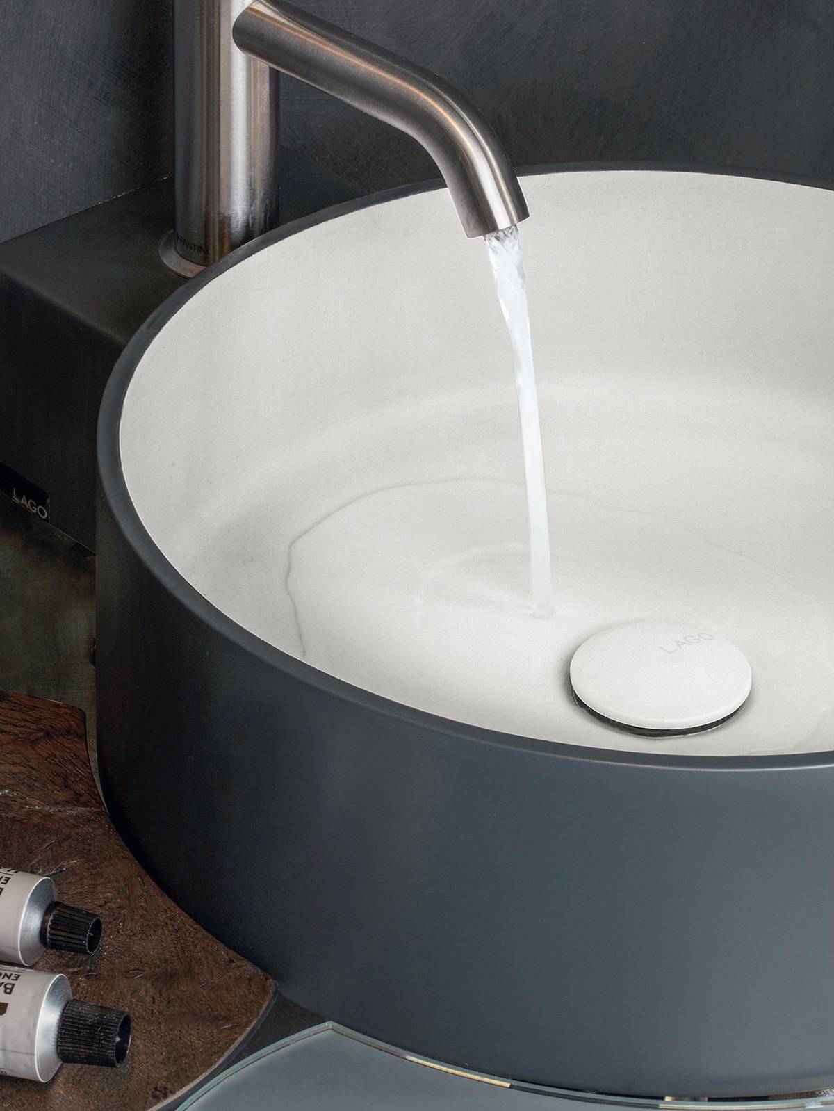 lavabo circular gris y blanco | Lavabo Cellule | LAGO lavabo circular gris y blanco | Lavabo Cellule | LAGO