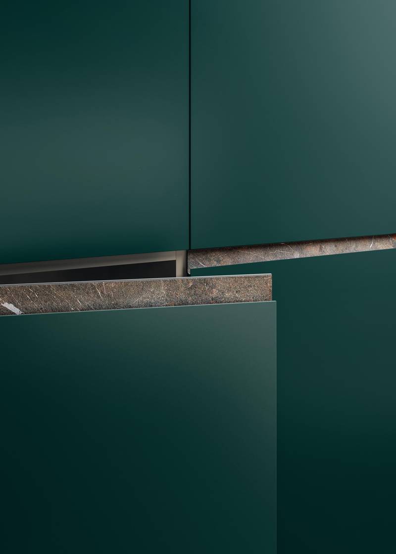 door opening with groove handle | 36e8 Cut Kitchen | LAGO