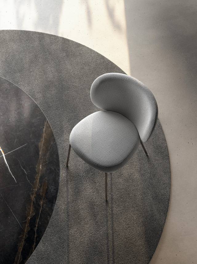 chair with metal legs | Colombina Chair | LAGO