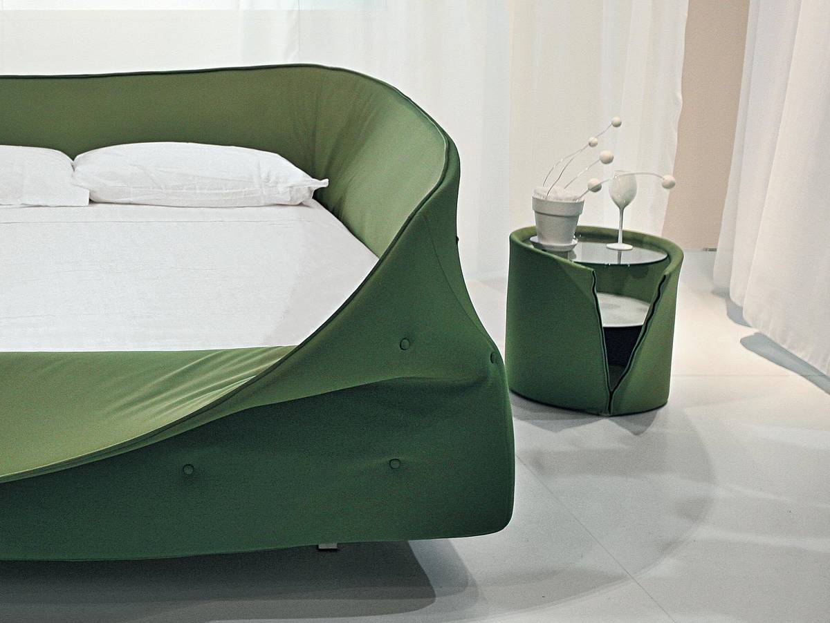 Green fabric bed | Bed Colletto | LAGO