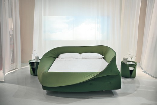 Green fabric bed | Bed Colletto | LAGO