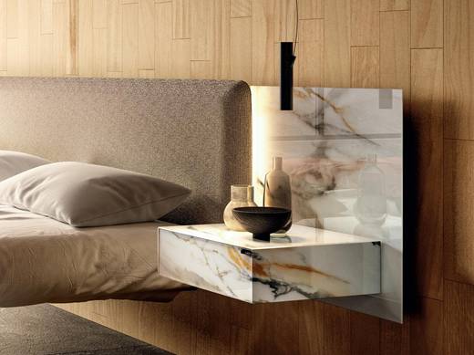 cama suspendida con cabecero de tela y cristal | Cama Fluttua | LAGO