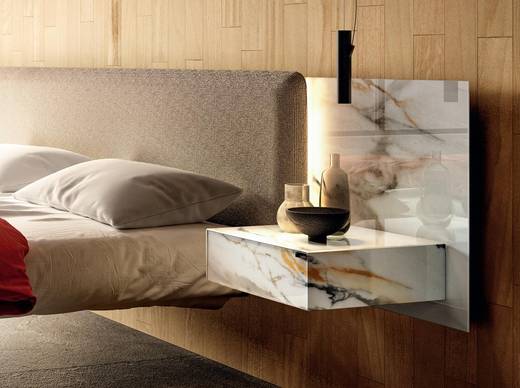 cama suspendida con cabecero de tela y cristal | Cama Fluttua | LAGO