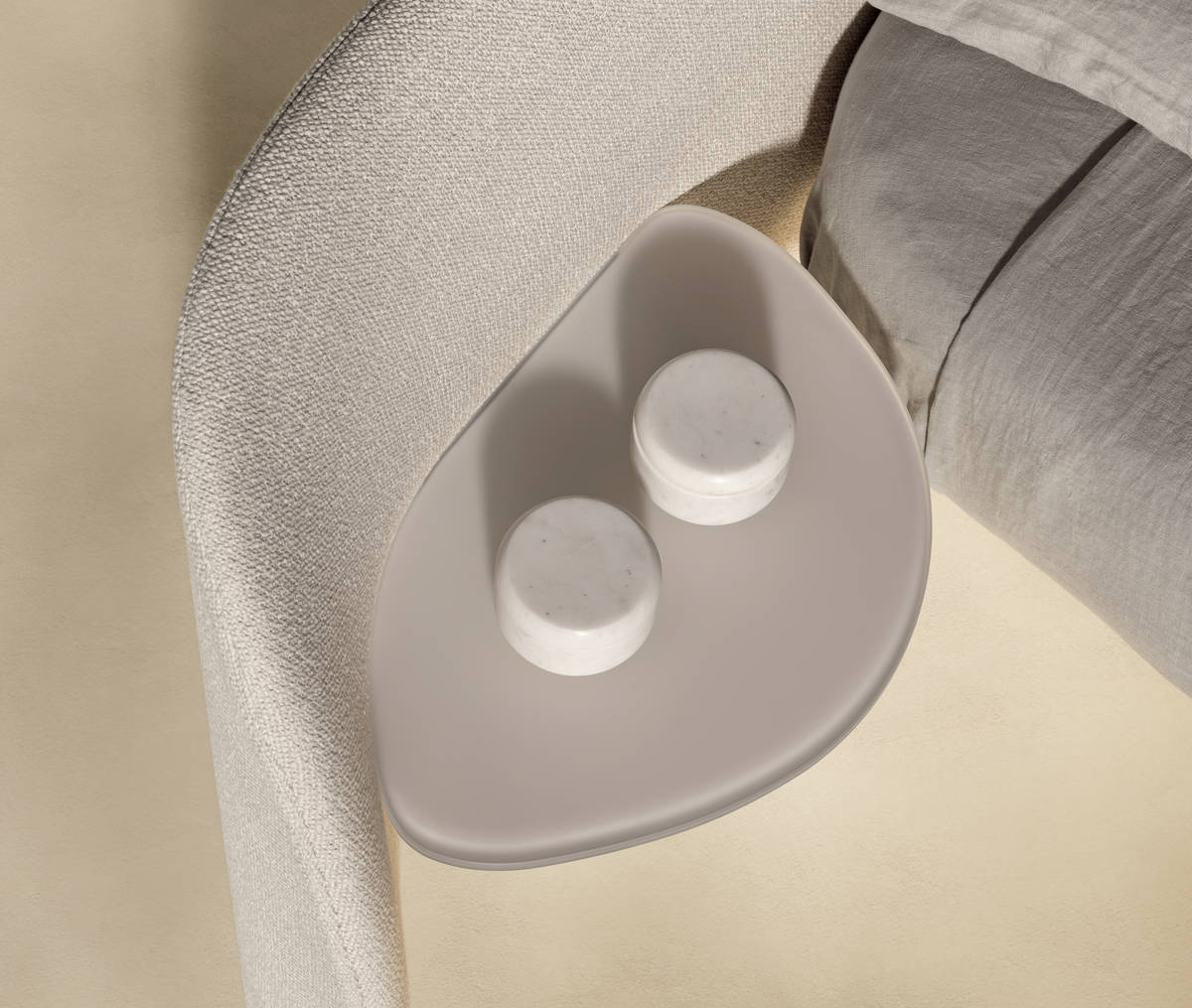 mesita de noche para cama | Cama Air Roundy | LAGO mesita de noche para cama | Cama Air Roundy | LAGO