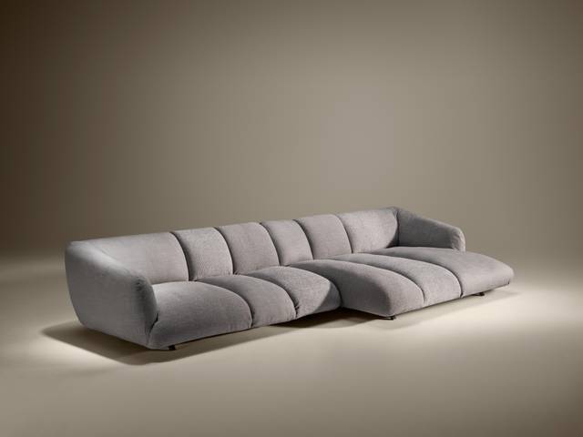 divano lineare con chaise longue | Divano Not Only White | LAGO