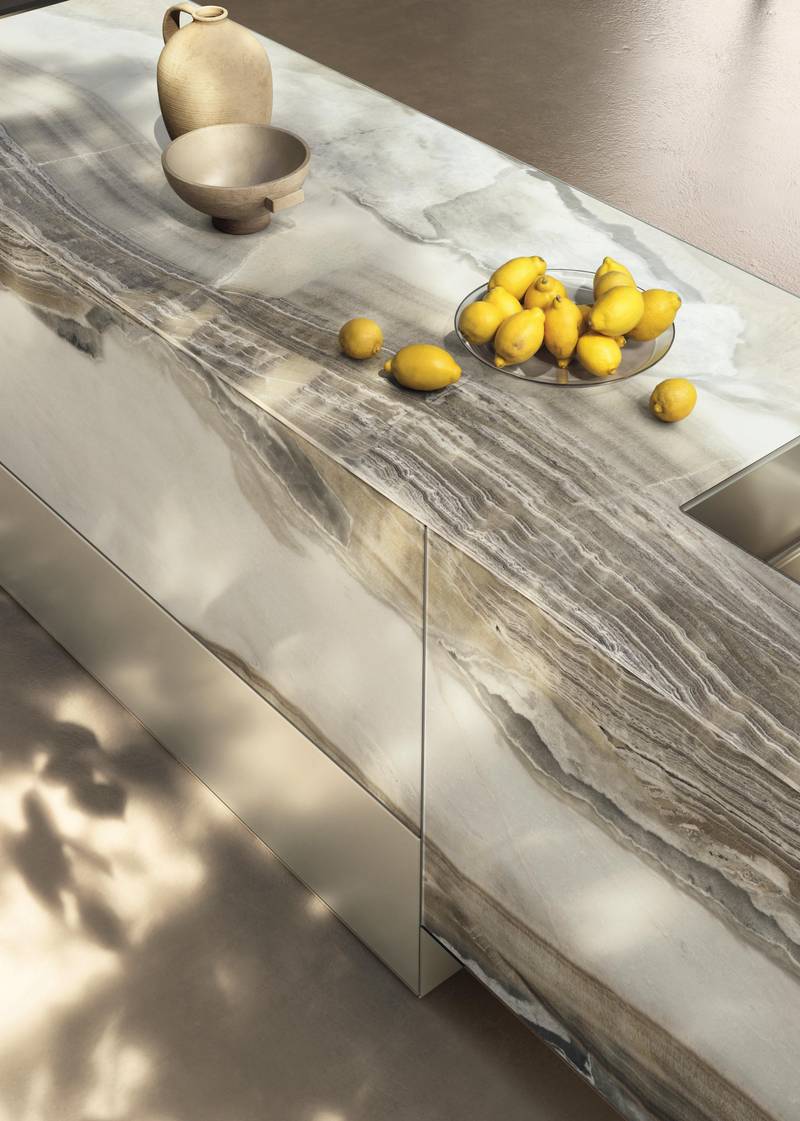cuisine en verre avec finition marbre clair | Cuisine 36e8 | LAGO cuisine en verre avec finition marbre clair | Cuisine 36e8 | LAGO
