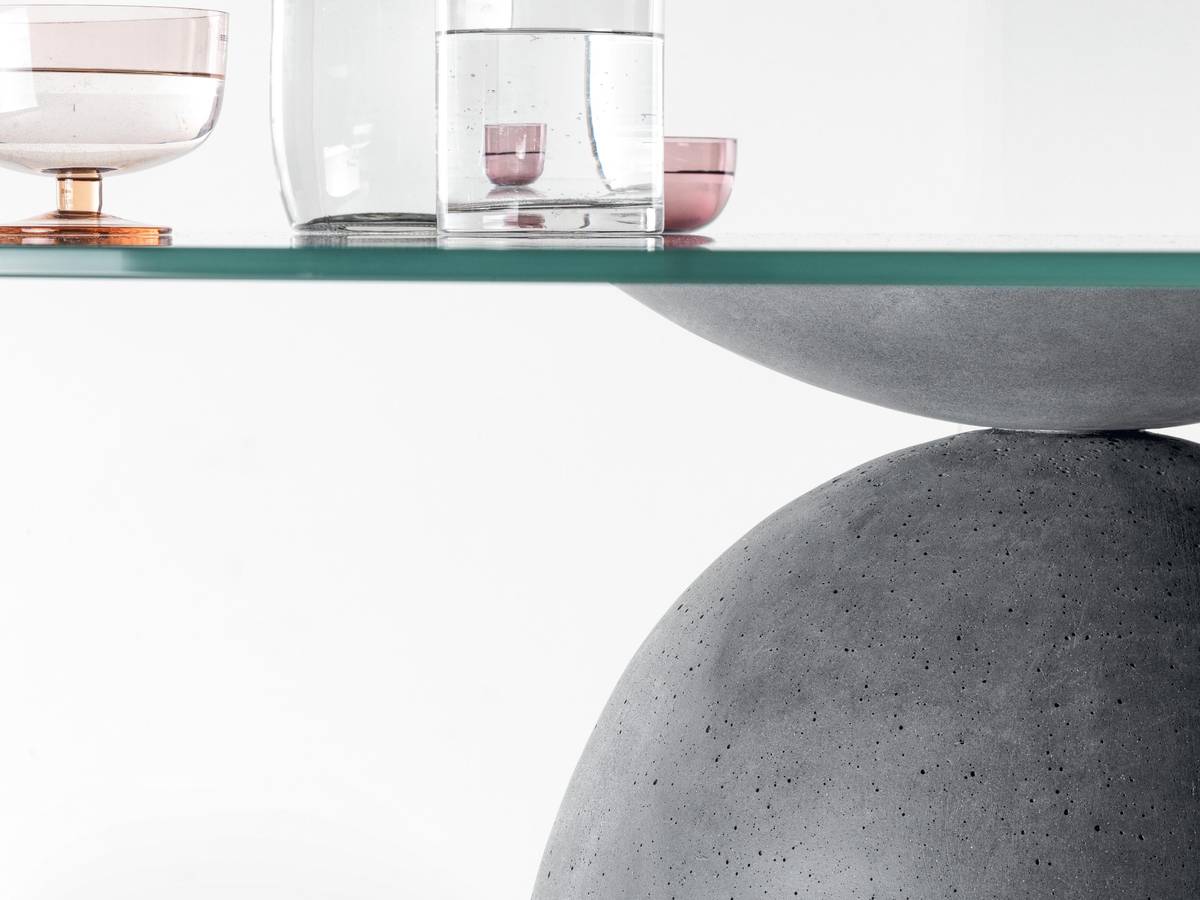 sculptural table with cement base | Janeiro Table | LAGO sculptural table with cement base | Janeiro Table | LAGO