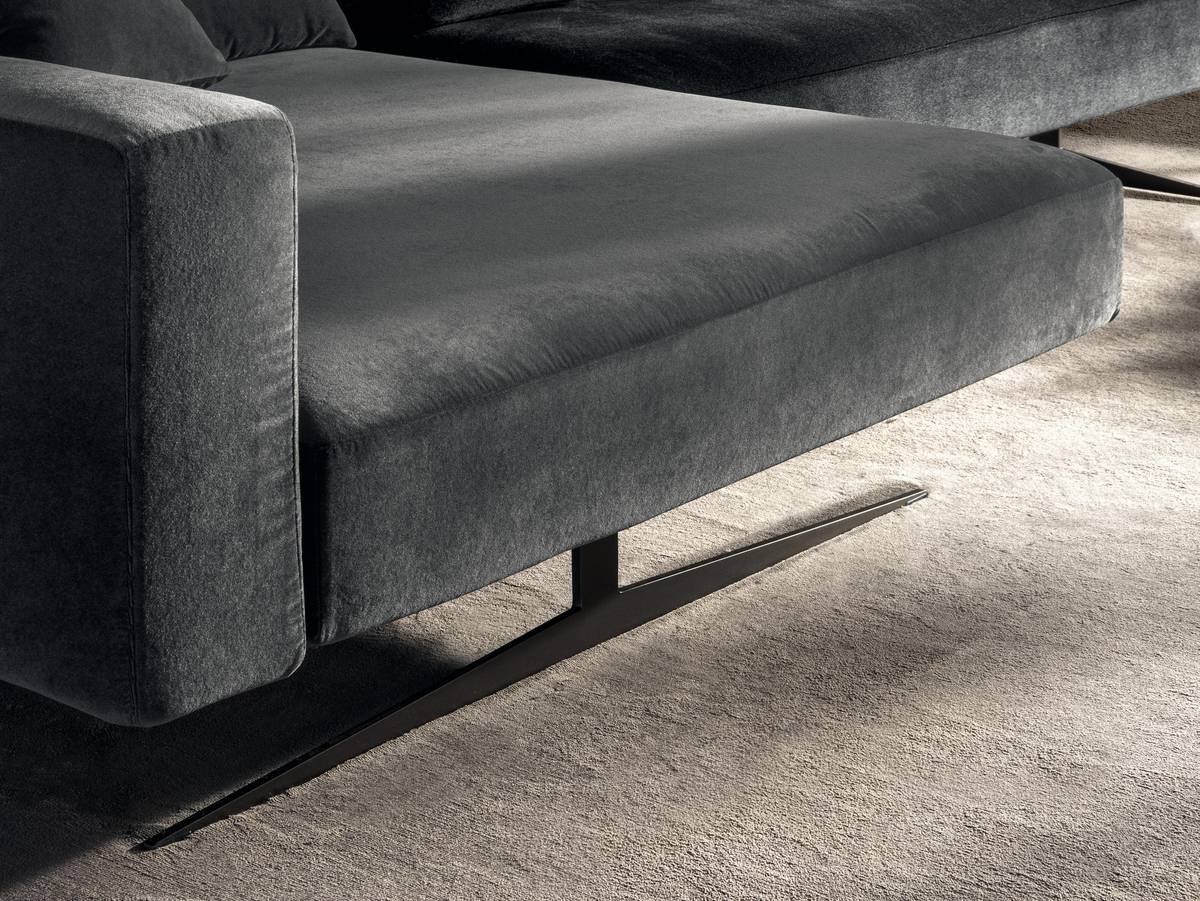divano con supporti in metallo |Divano Air | LAGO