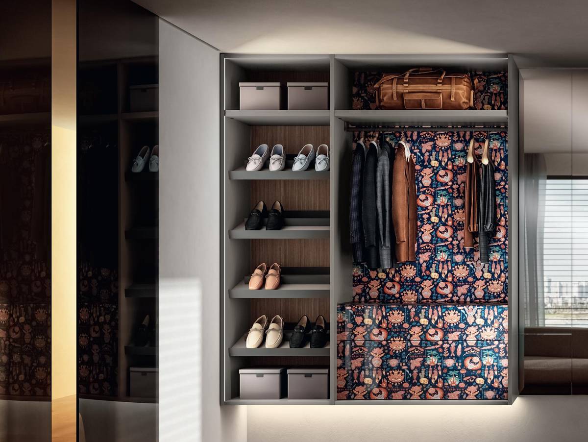 wall-mounted walk-in wardrobe | Outfit Walk-In-Closet | LAGO