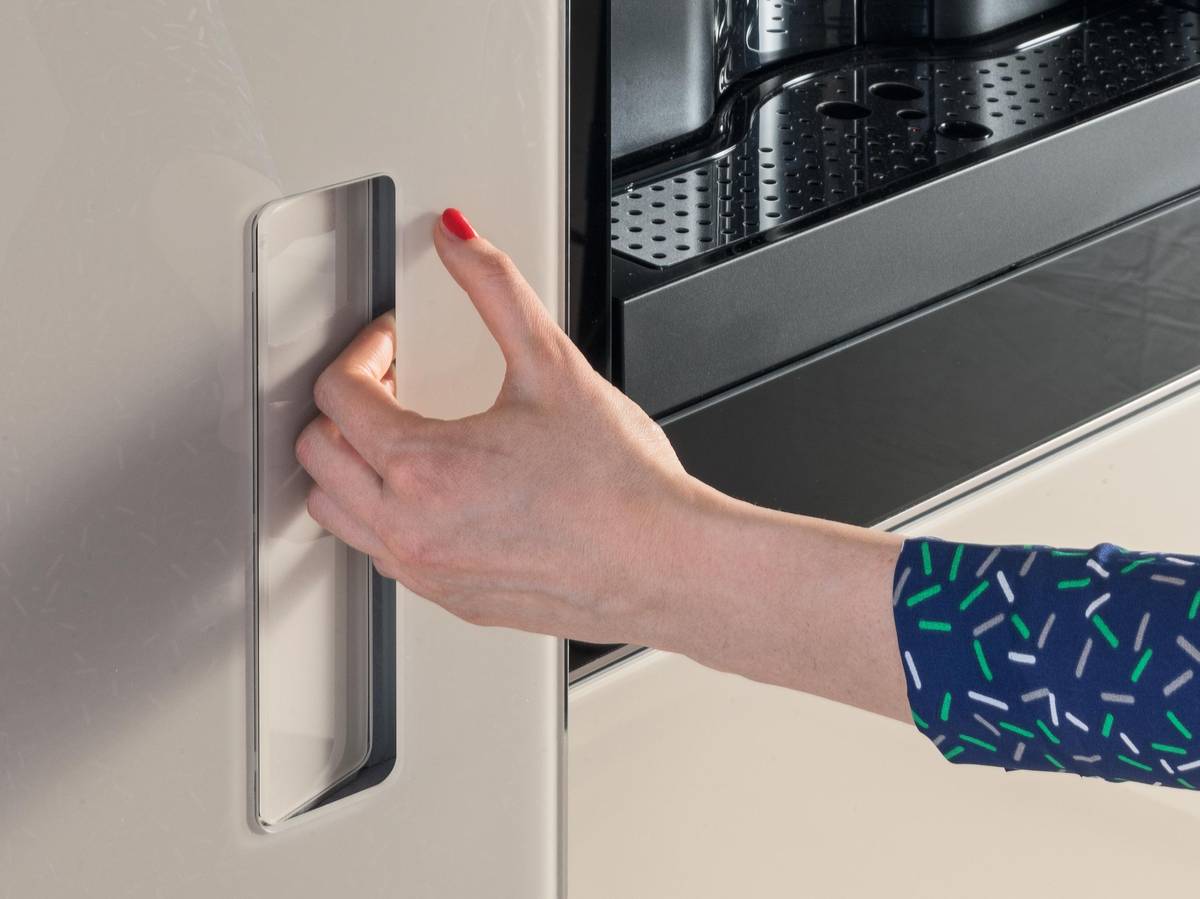 kitchen door opening invisible handle | Kitchen | LAGO