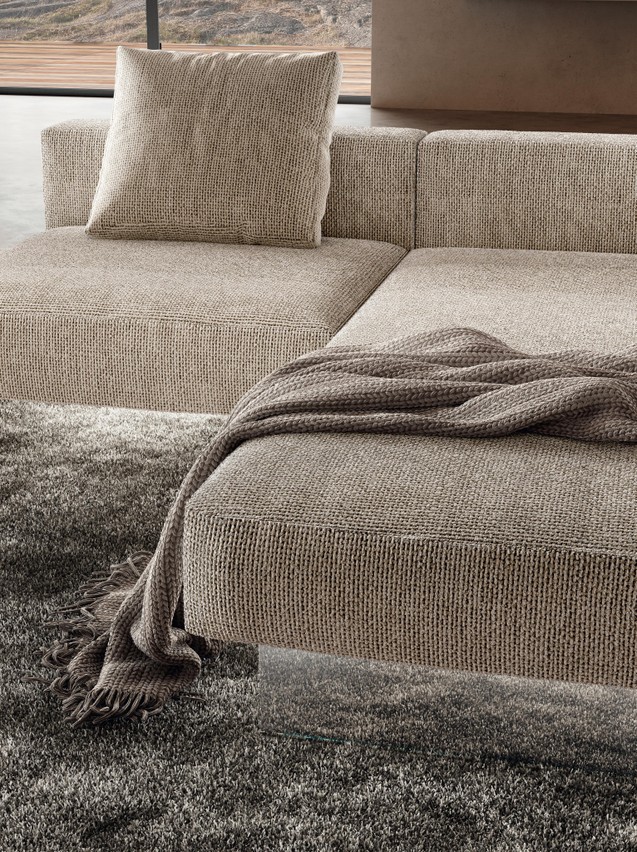 glass leg detail | Air Sofa | LAGO