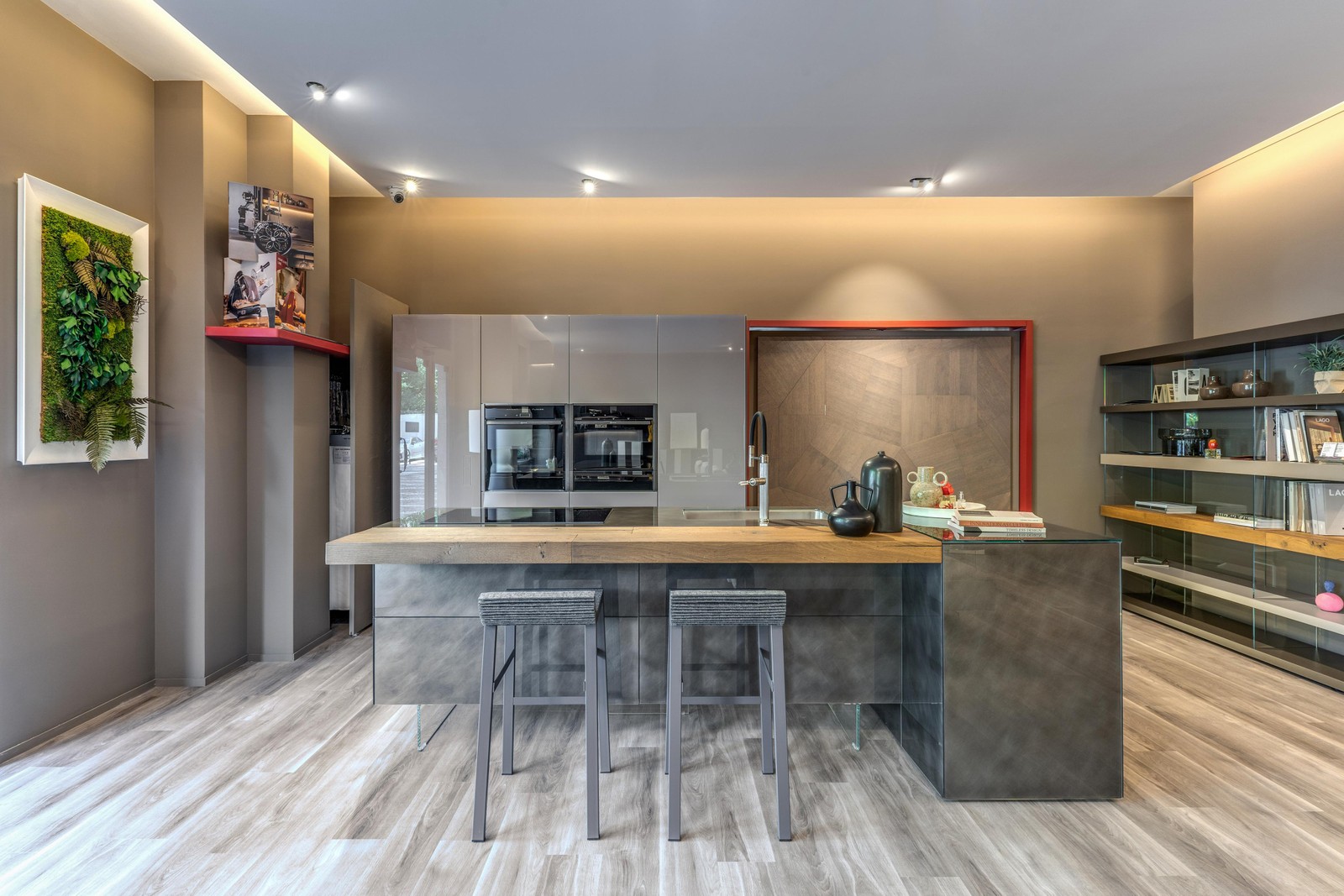 ca677b75-77cb-447f-8542-3e48ad00c45a