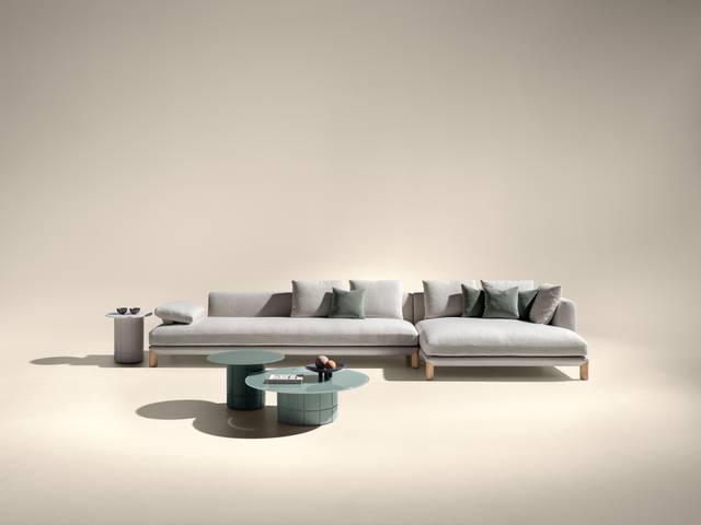 sofa with peninsula and wooden supports | Altana Sofa | LAGO