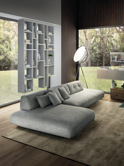 divano grigio con schienali freestanding |Divano Sand | LAGO