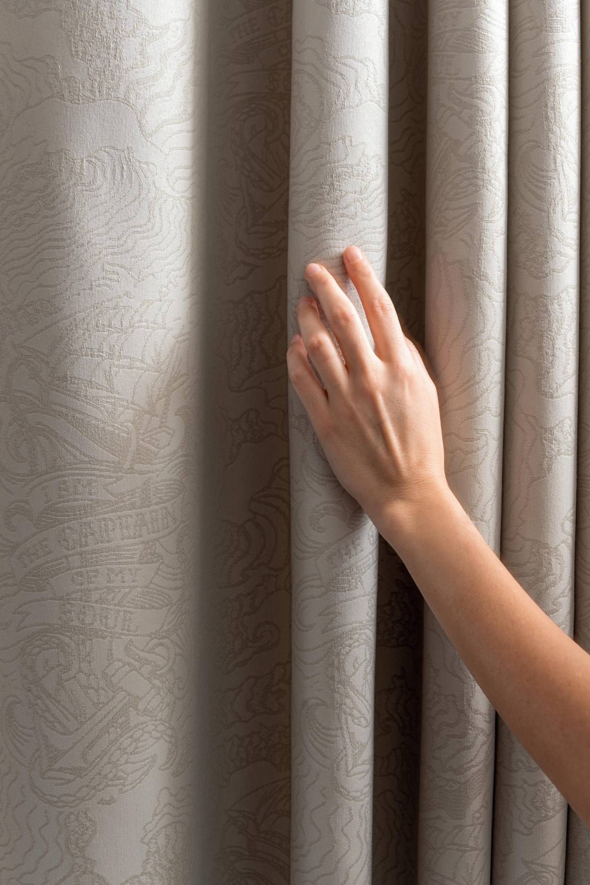 tissu raffiné armoire | Armoire Et Voilà | LAGO tissu raffiné armoire | Armoire Et Voilà | LAGO