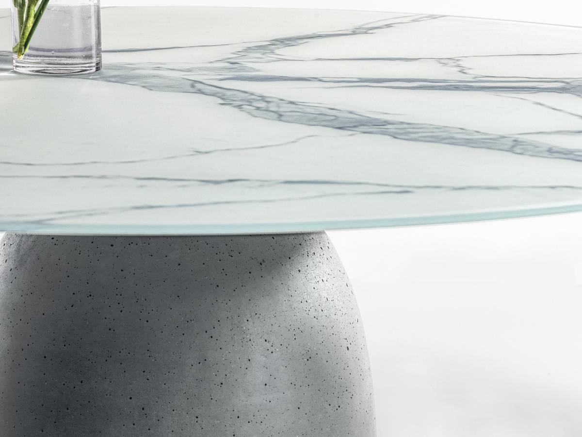 sculptural table with xglass marble top | Janeiro Table | LAGO