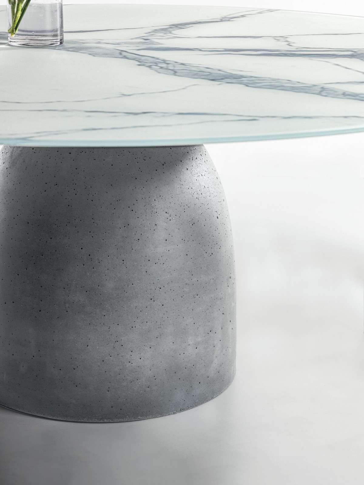 table sculpturale plateau marbre xglass | Table Janeiro | LAGO