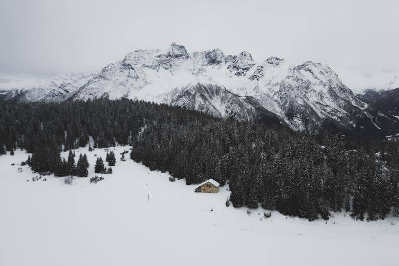 calatrones-luxury-chalet-snow-italy