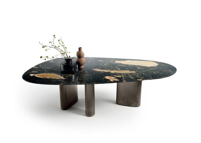 Mesa de comedor de mármol negro y dorado | Mesa Hoa | LAGO