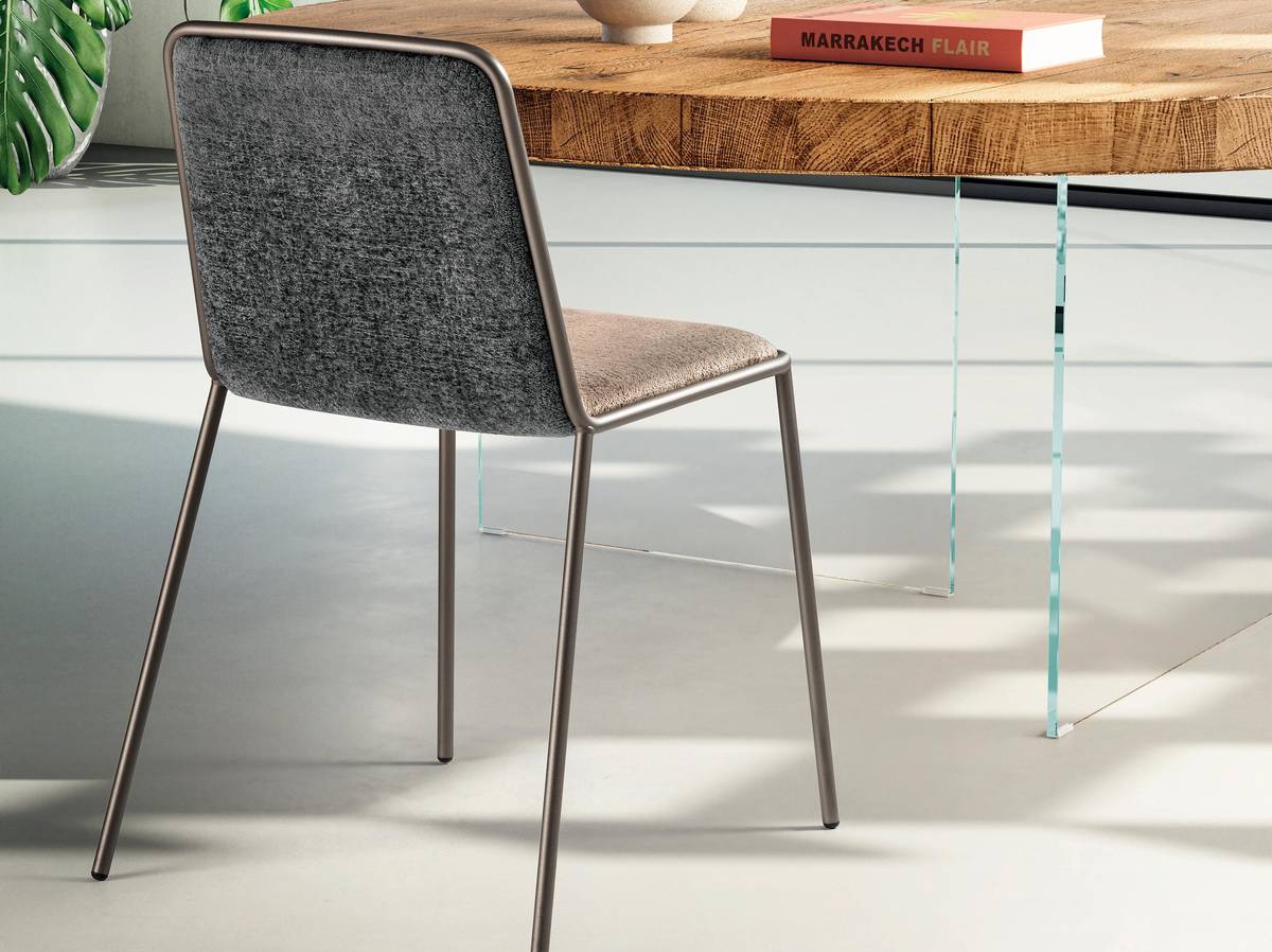 chaise moderne en tissu gris | Chaise Pletra | LAGO