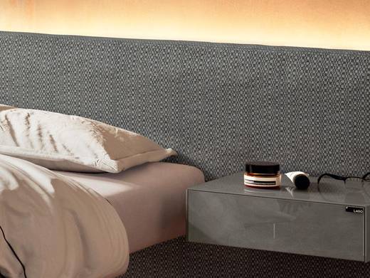 cama moderna con soportes en cristal | Cama Air | LAGO