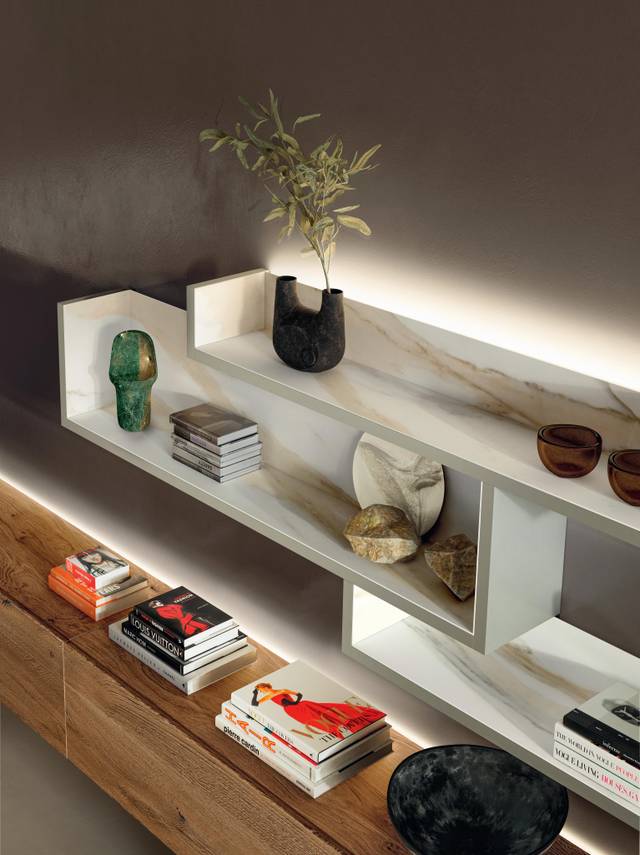sistema de pared blanco y madera con luces | Pared Equipada LagoLinea | LAGO