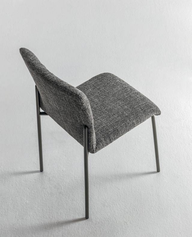 chaise capitonnée grise en tissu | Chaise Woop | LAGO