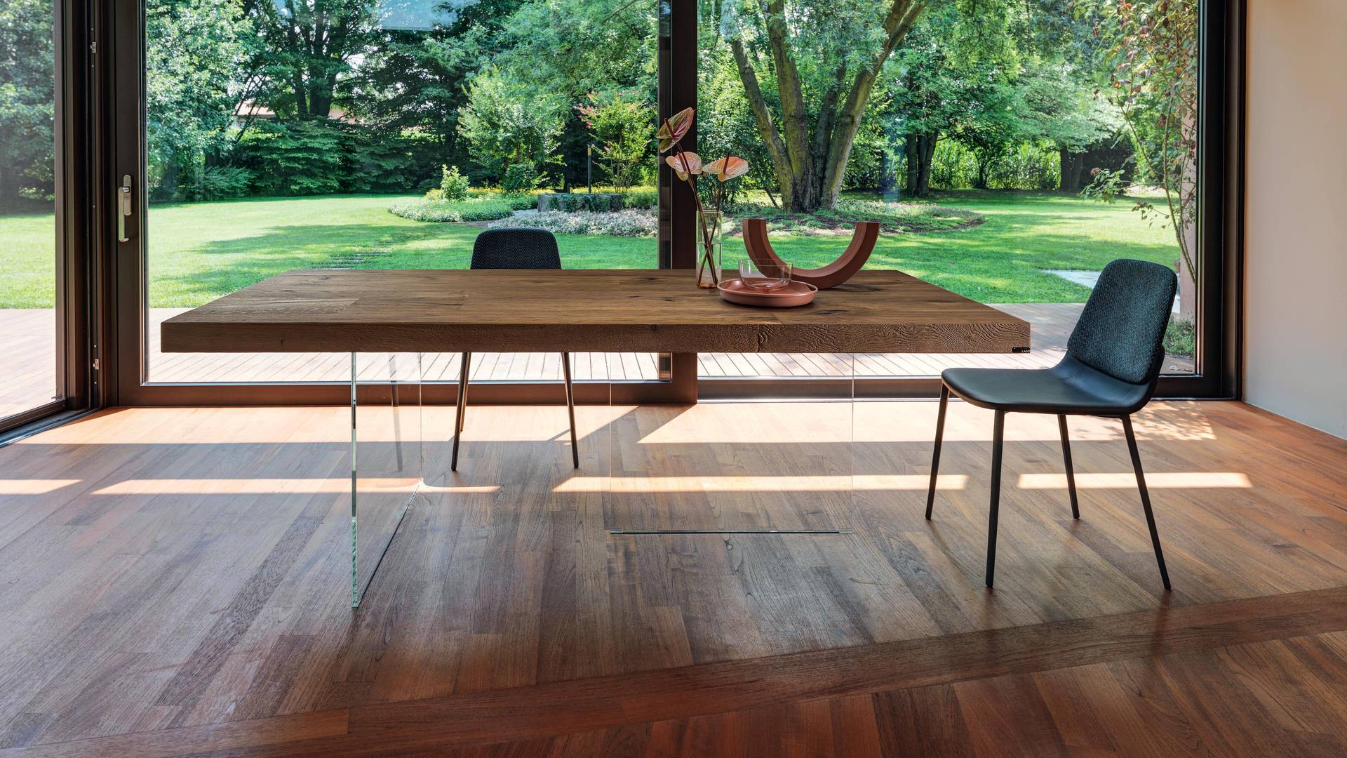 table suspendue en bois et verre | Table Air | LAGO