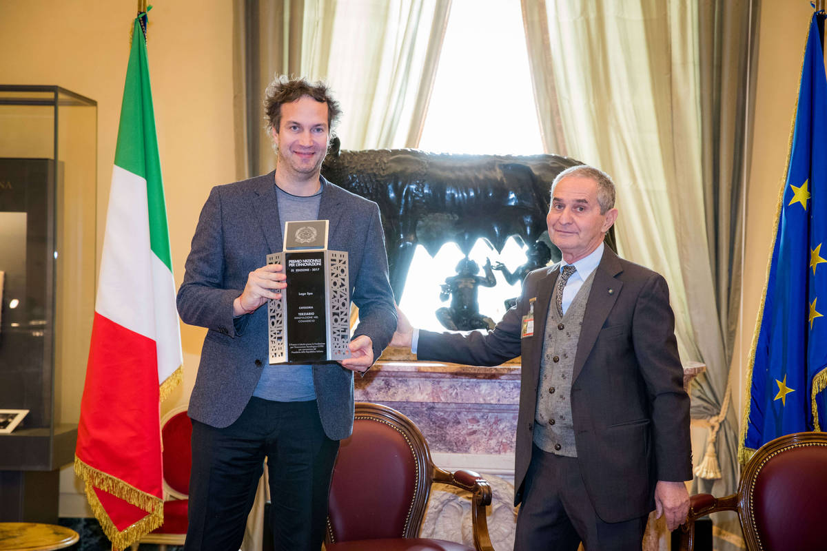 LAGO DESIGN NETWORK premiato alla Camera dei Deputati LAGO DESIGN NETWORK premiato alla Camera dei Deputati